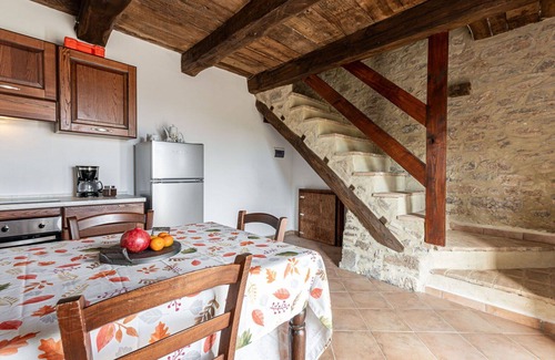 Arcidosso House | Cosy apartment in villa for 2 people with patio, pets allowed and panoramic view