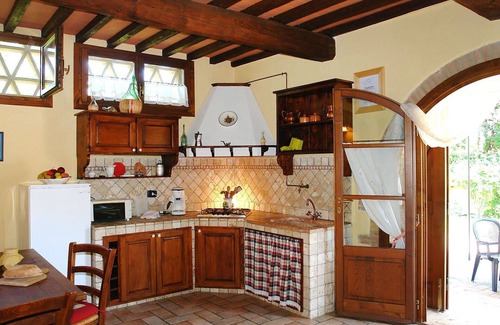 Poggiarello Villa | Cosy apartment in villa with WIFI, pool, TV, terrace and pets allowed, close to San Gimignano