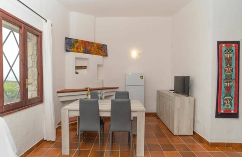 Sant'Elmo House | Cosy apartment in villa for 10 people with A/C, TV, terrace and pets allowed