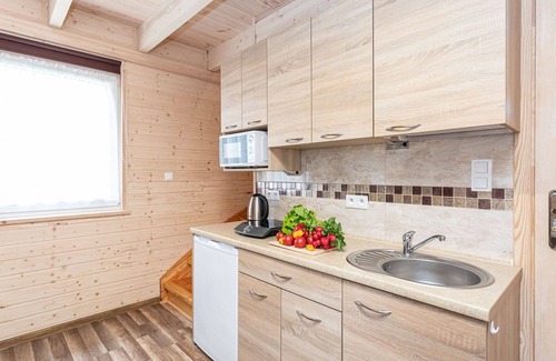 Sarbsk House | Cosy apartment in villa for 6 guests with pool, patio, pets allowed, panoramic view and parking