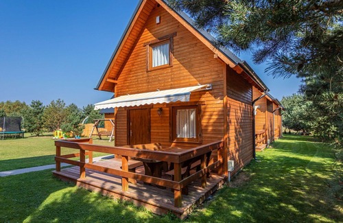 Sarbsk House | Cosy apartment in villa for 6 guests with pool, patio, pets allowed, panoramic view and parking