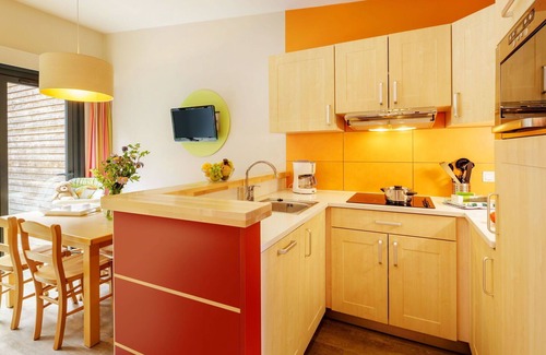 Hattigny House | Cosy apartment in villa for 8 guests with WIFI, pool, TV and terrace