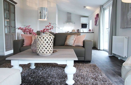Belfeld House | Cosy apartment in villa for 6 guests with pool, WIFI, TV and terrace
