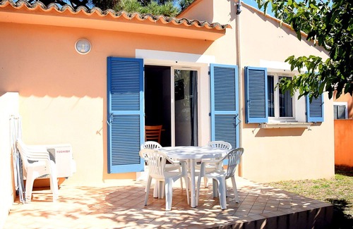 Pineto House | Cosy apartment in villa for 6 guests with pool, WIFI, A/C, TV, terrace, pets allowed and parking