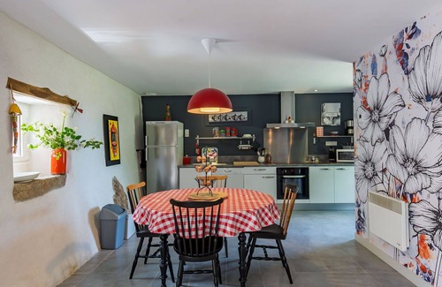 Tregunc House | Cosy apartment in villa for 4 guests with WIFI, TV and terrace