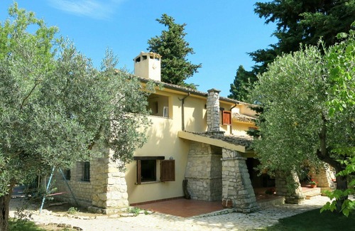 Casalbordino House | Cosy apartment in villa for 6 people with pool, WIFI, TV and terrace
