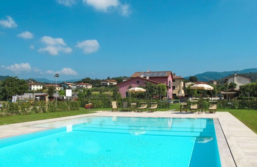 San Michele di Moriano Villa | Cosy apartment in villa for 5 guests with WIFI, pool, A/C, TV and terrace