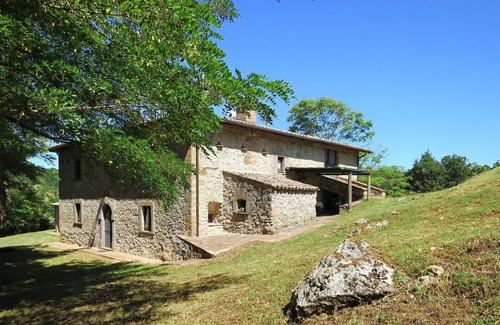 Bagnoregio Villa | Cosy apartment in villa for 2 guests with pool, WIFI and patio