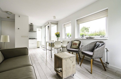 Municipality of Vlissingen House | Cosy apartment in villa for 4 guests with WIFI, TV, terrace and pets allowed