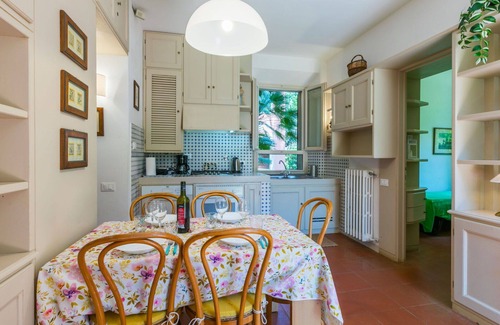 Rosignano Marittimo Apartment | Cosy apartment for 4 people with WIFI, pool and patio