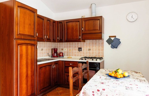 Diano Castello Apartment | Cosy apartment for 4 people with WIFI, pool, TV, terrace and pets allowed