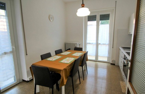 Laveno Apartment | Cosy apartment for 4 people with WIFI, TV, balcony and pets allowed
