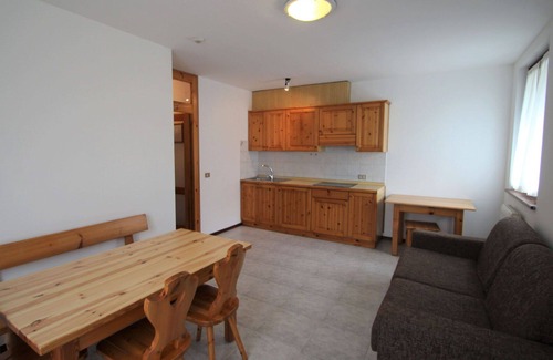 Ledro Apartment | Cosy apartment with pool, WIFI, TV, terrace, pets allowed and parking, close to Riva Del Garda