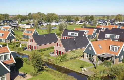 West-Graftdijk House | Cosy apartment in villa for 6 people with WIFI, TV, terrace and parking