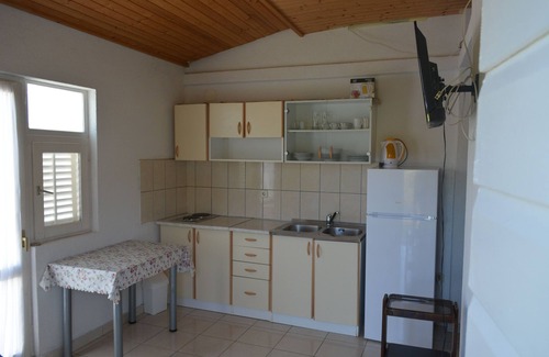 Dragove Apartment | Cosy Apartment, sea view, Long Island, Croatia