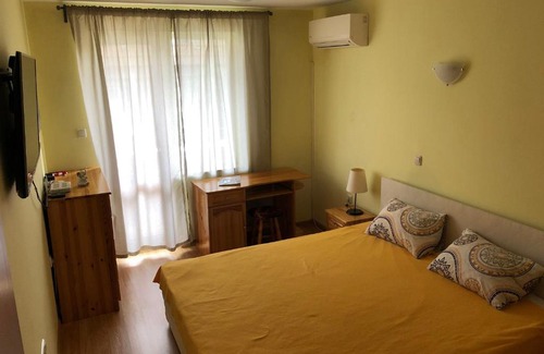 Odesos Apartment | Cosy Apartment with beautiful terrace in the heart of Varna