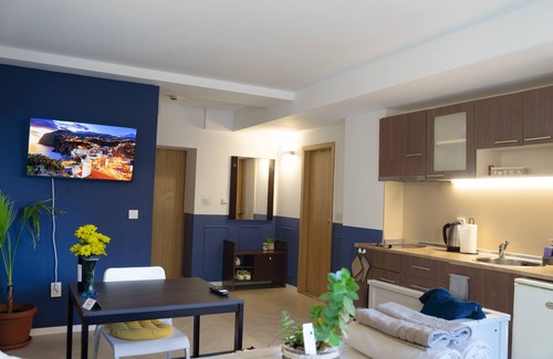 Golden Sands Apartment | Cosy Apartment with Pool & near Beach