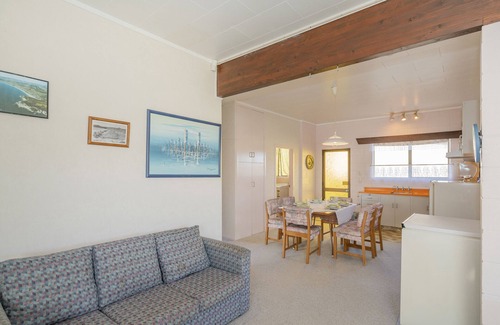 Cooks Beach Cottage | Cosy at Cooks - Cooks Beach Downstairs Unit