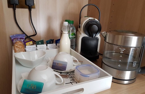 Brentwood House | Cosy barn conversion - double room in peaceful, private space