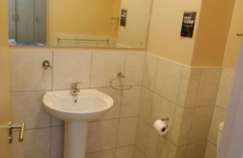 Salt River Apartment | Cosy central studio