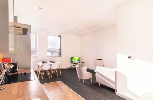 Blackburn Apartment | Cosy & Convenient Central Blackburn 2BED Apartment