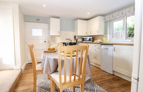 Cooden Cottage | Cosy Cottage