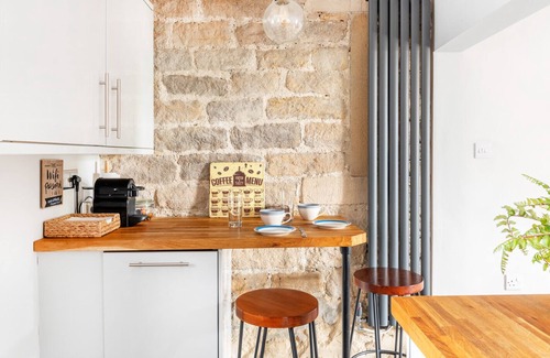 Crich Cottage | Cosy cottage in charming Crich, Log Burner, Peak District - Pet Friendly