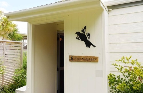 Coopers Beach House | Cosy Cottage with Sea Views
