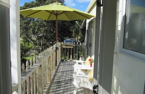 Coopers Beach House | Cosy Cottage with Sea Views