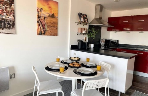 Northampton Apartment | Cosy Egyptian Inspired City Centre Apartment