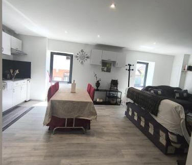 Champagne-en-Valromey Apartment | Cosy et chaleureux, centre village, proche commodité