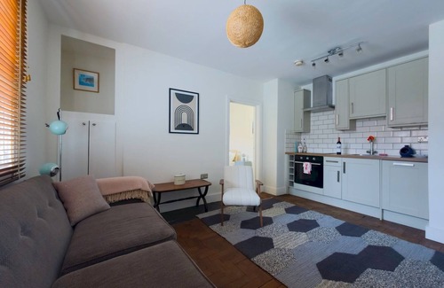 Stepney Green Apartment | Cosy Flat in Stepney Green I PTK