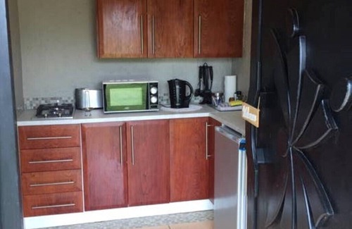 Kempton Park Apartment | ★Cosy Fully Equipped Apartment★OR TAMBO Int★