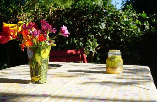 Anavyssos House | Cosy guest house with private yard