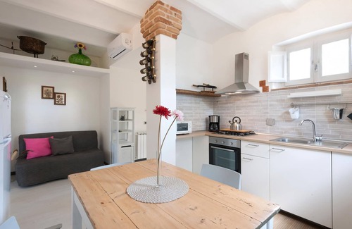 Arcevia House | Cosy holiday home with pool for a great holiday.