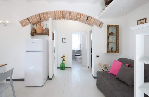 Arcevia House | Cosy holiday home with pool for a great holiday.