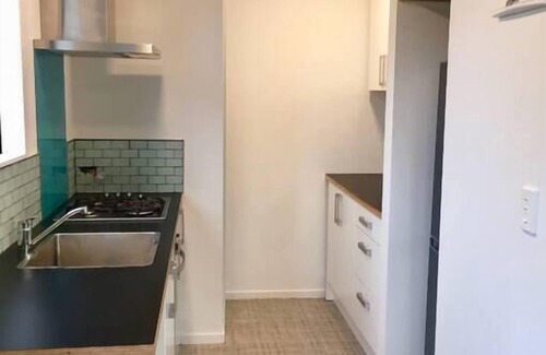 Fernhill Apartment | Cosy Lake View Apartment