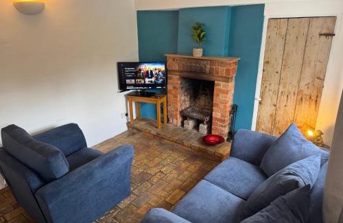 Martlesham Heath House | Cosy Little Cottage