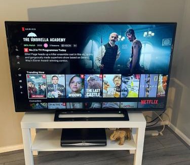 Darlaston Apartment | Cosy, modern Apartment