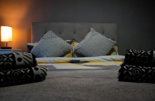 Marston Green Apartment | Cosy Modern Flat (NEC/BHX Stays)