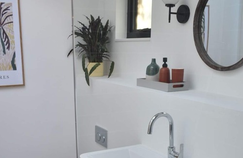 Willesborough House | Cosy one bed barn with views of the Kent Downs AONB