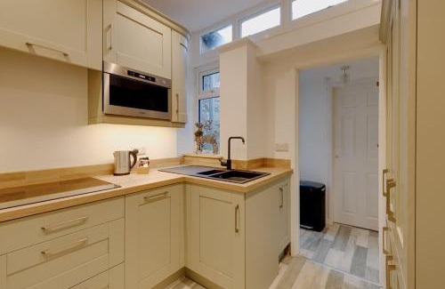 Pickering House | Cosy one bedroom cottage in Pickering
