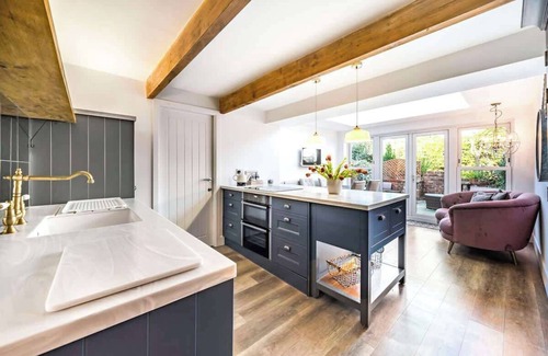 Manchester House | Cosy & Peaceful Cottage - Pet Friendly