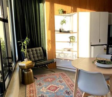 Te Aro Apartment | Cosy Penthouse Apartment