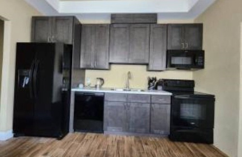 Cooper Jack Bay Settlement Apartment | Cosy Practical Apartment With 10 min Walk to the Beach