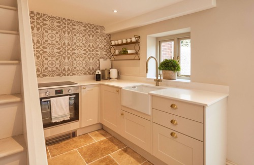 Petworth Cottage | cosy recently renovated cottage in the heart of historic Petworth