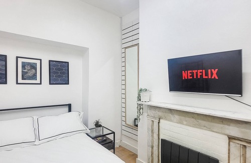 Camden Town with Primrose Hill Apartment | Cosy Renovated Room in Camden Town - 1 min from Camden Market