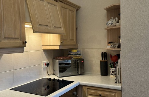 Wormhill Apartment | Cosy self catering apartment in large Victorian Residence