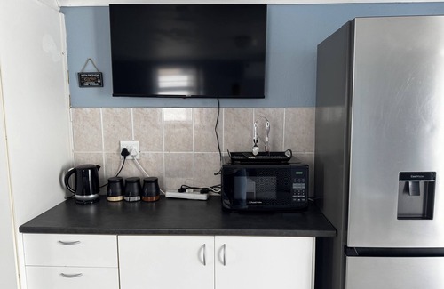 Bloubergstrand Cottage | Cosy space for work or getaway close to Blougberg beach Cape Town