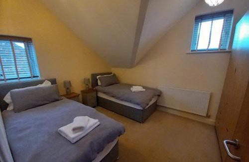 Beeston Apartment | Cosy Spacious 2 bedroom Apartment Free Parking